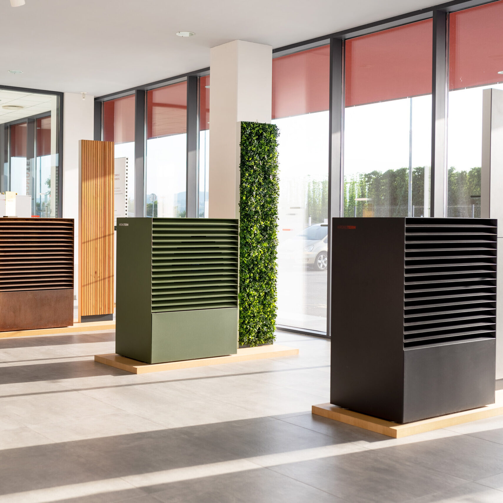 Showroom4_small-scaled